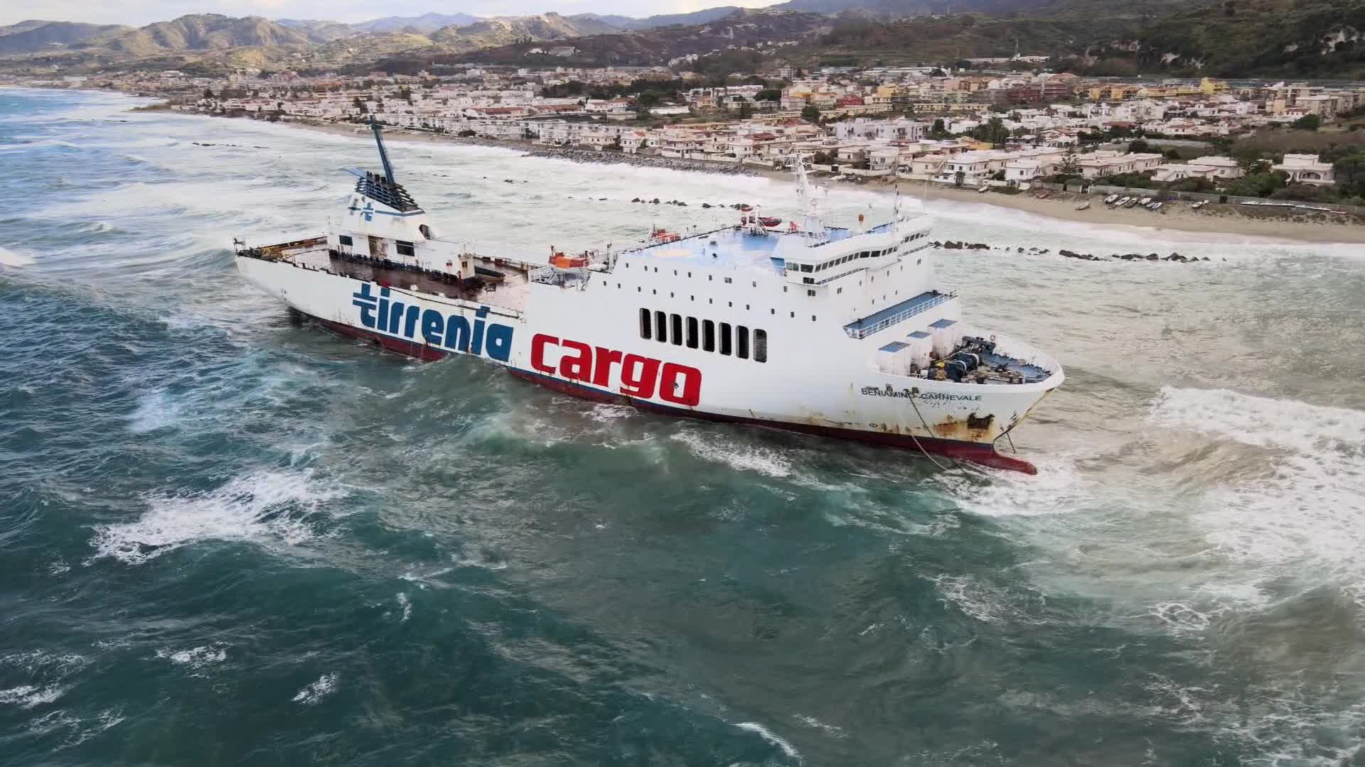 Arenata Sulle Coste Siciliane La Nave Ex Beniamino Carnevale Ceduta Da