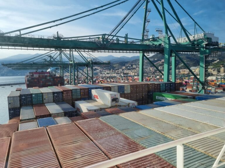 Cosco Shipping Aries – container – Psa Genova Pra’ (5)